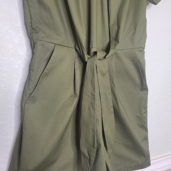 NWT MOSSIMO | Olive Green Tie Front Romper Shorts - Picture 5 of 8